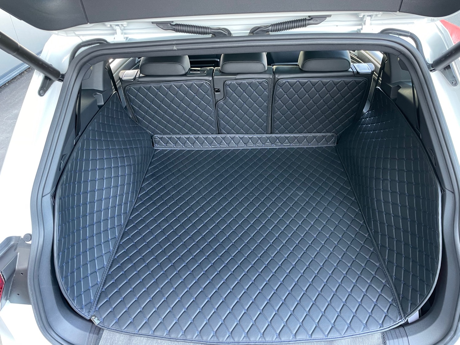 CARSTYLER® Exklusive Kofferraummatte für VW Tiguan Allspace