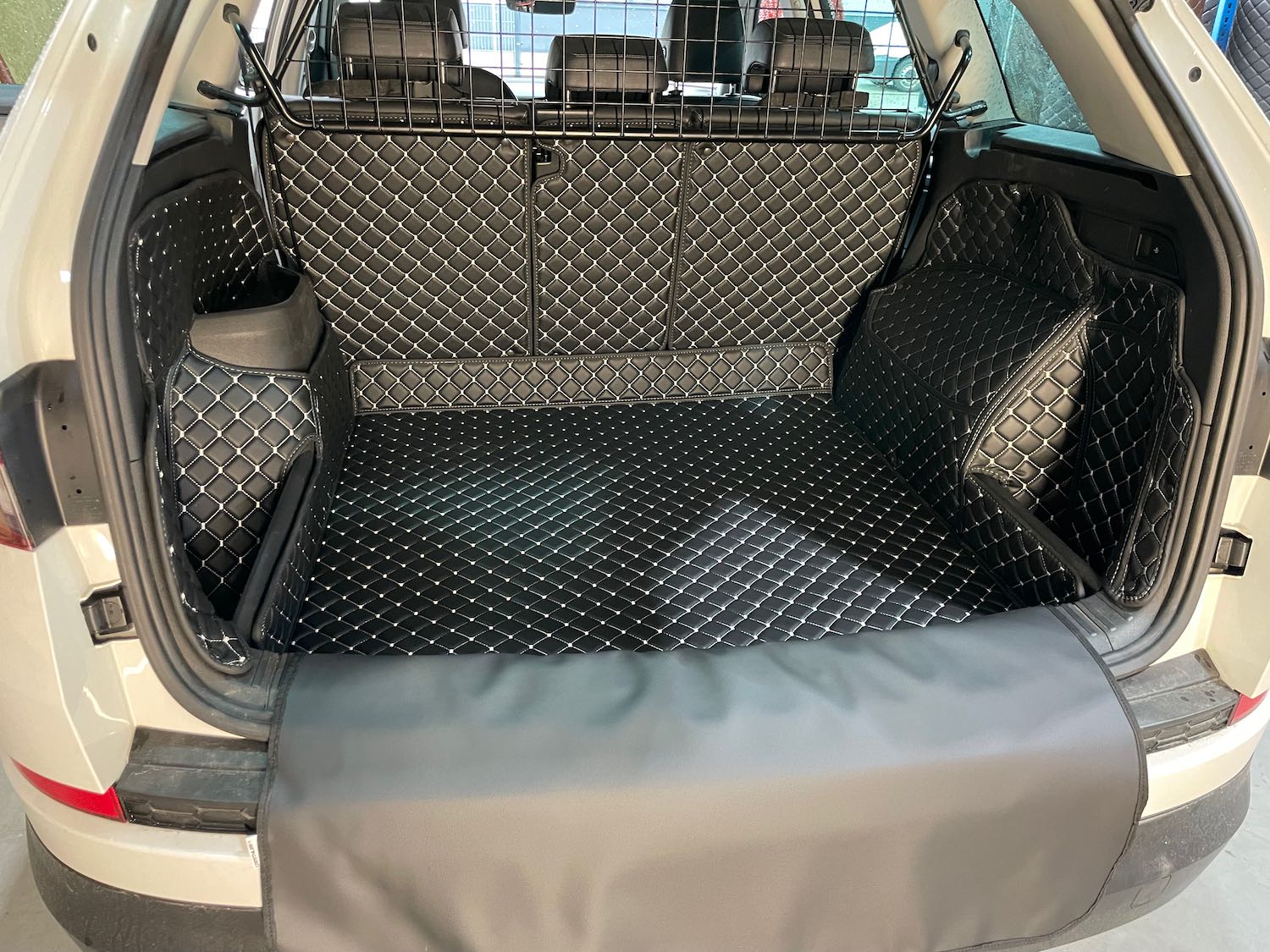 Comfort Skoda Kofferraummatte für Kodiaq kaufen? Gratis Versand